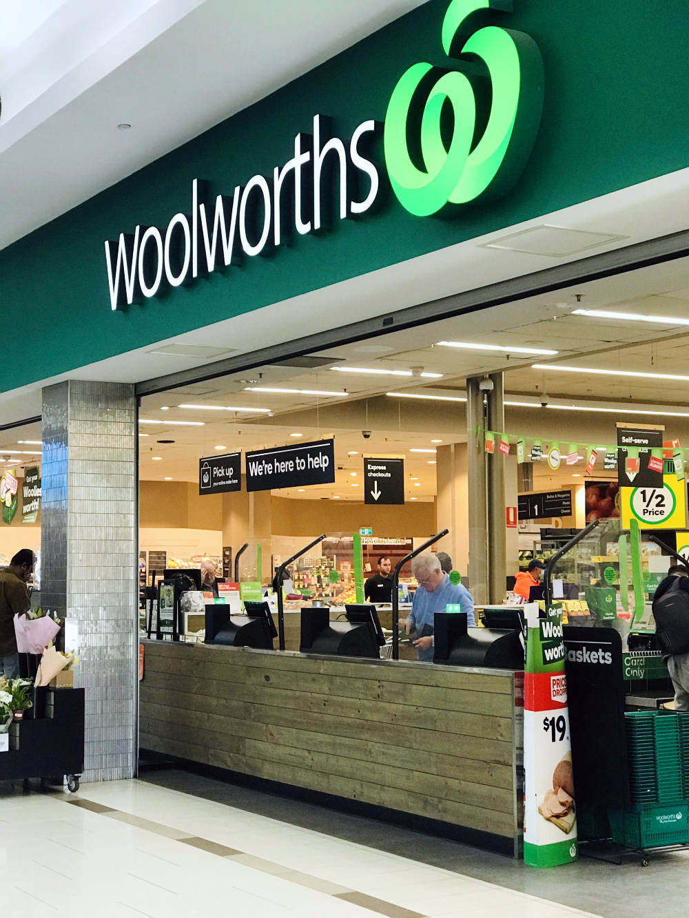 Portico Plaza - Woolworths